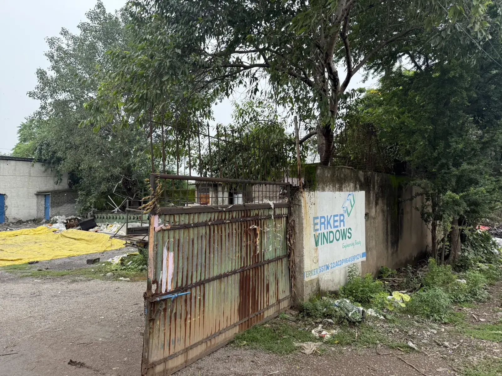 Industrial gate and yard near the powder coating workshop in Bhanpuri, Raipur